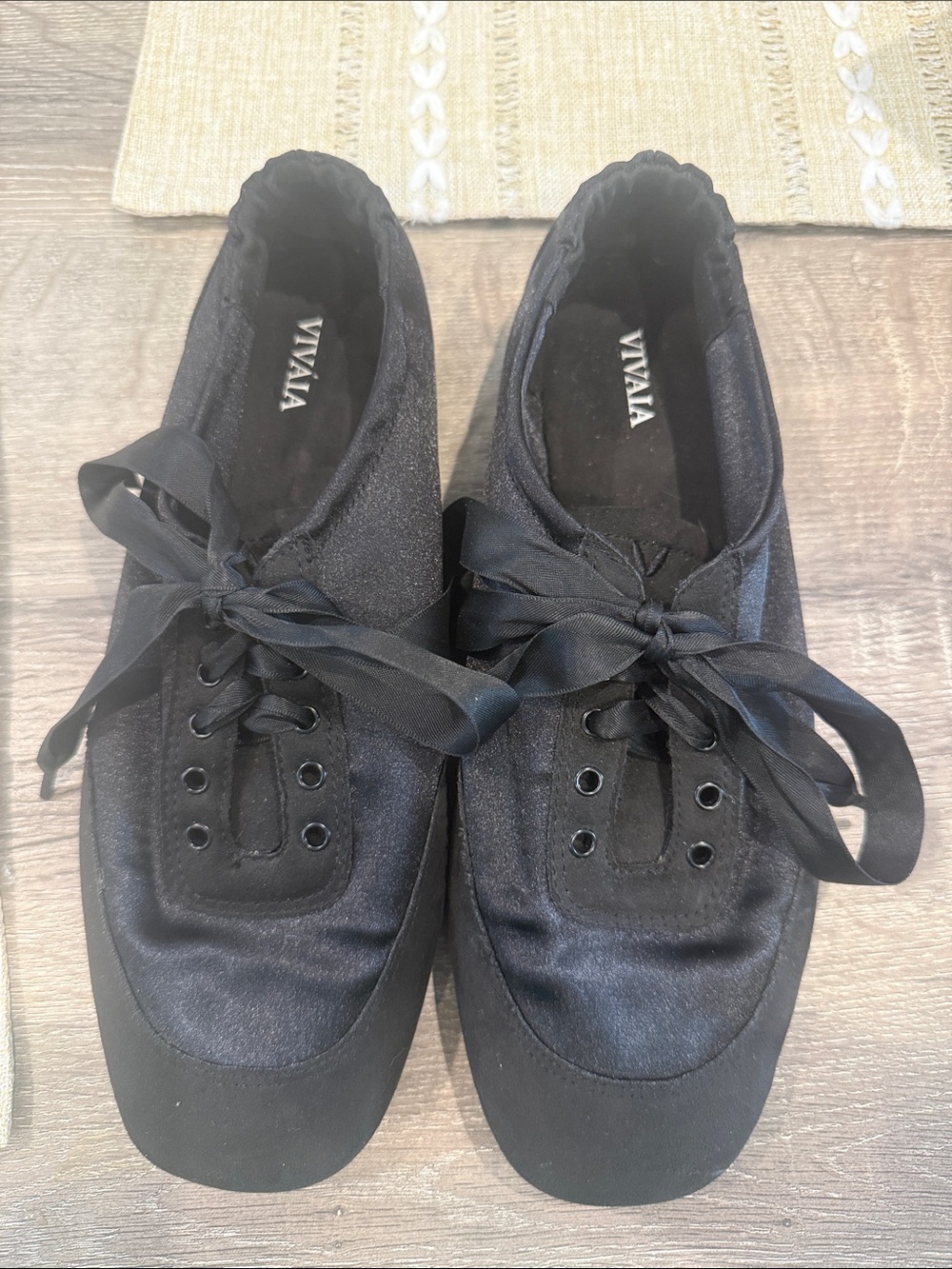 Vivaia Sneakerina Black Satin and Suede with Silky Lace up. Size 39 Like New